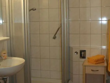 Ferienwohnung-e228 *